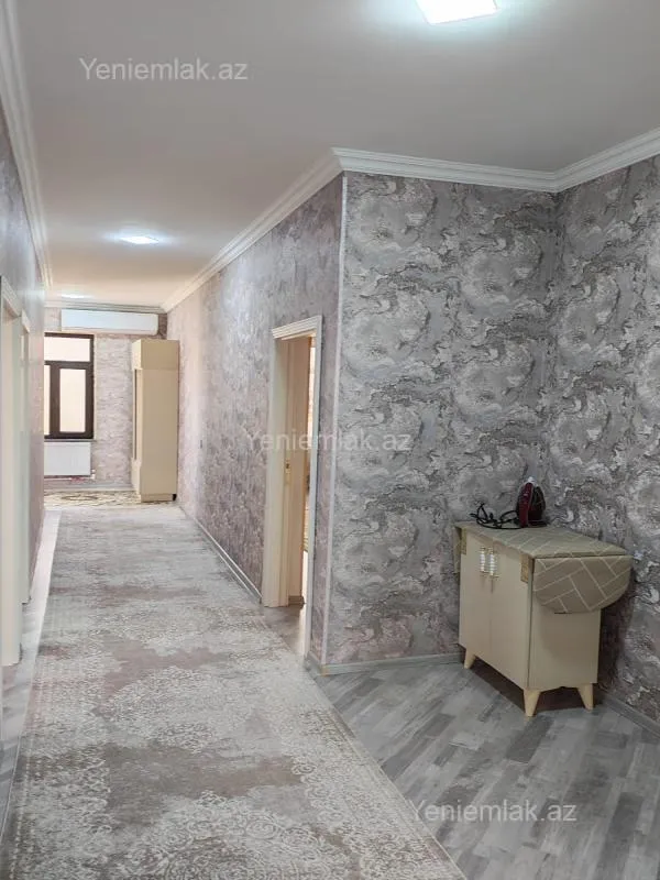 Satılır 4 otaqlı həyət evi 240 m²