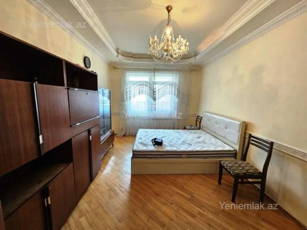 Satılır 3 otaqlı köhnə tikili 70 m²
