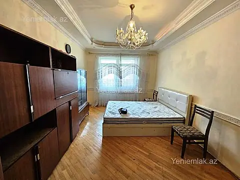 Satılır 3 otaqlı köhnə tikili 70 m²