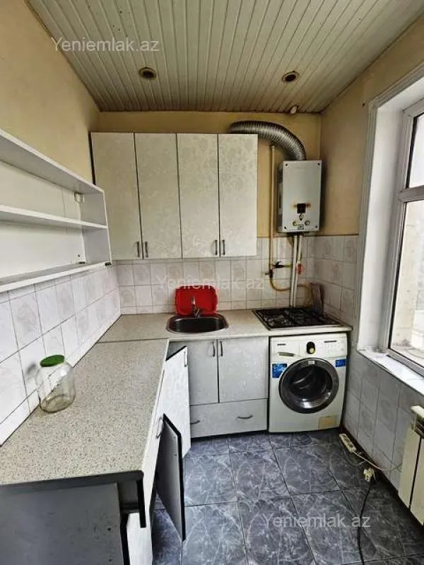 Satılır 3 otaqlı köhnə tikili 70 m²