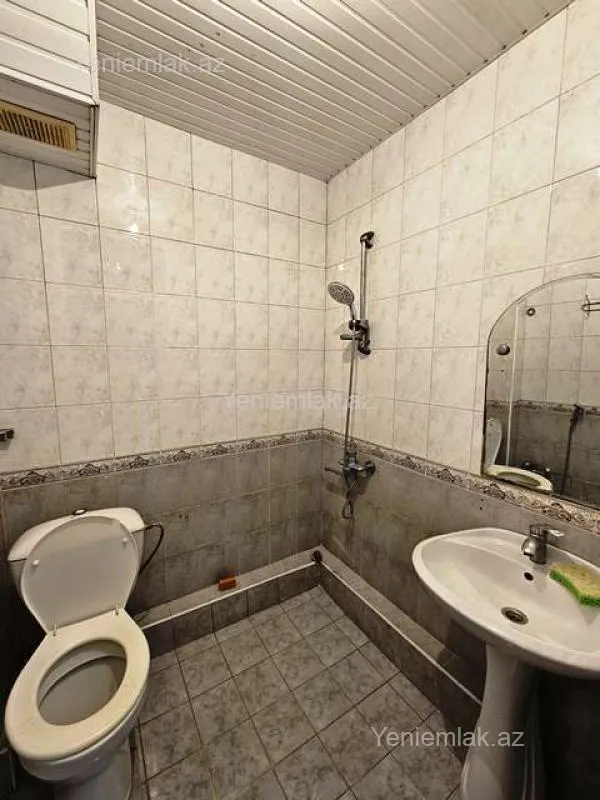 Satılır 3 otaqlı köhnə tikili 70 m²