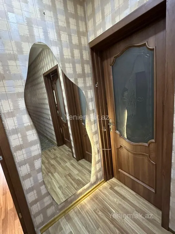 Satılır 3 otaqlı köhnə tikili 90 m²