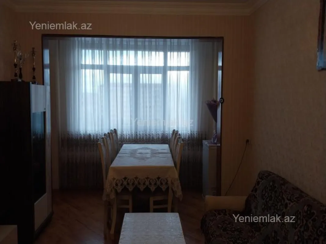 Satılır 4 otaqlı köhnə tikili 90 m²