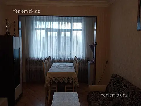 Satılır 4 otaqlı köhnə tikili 90 m²