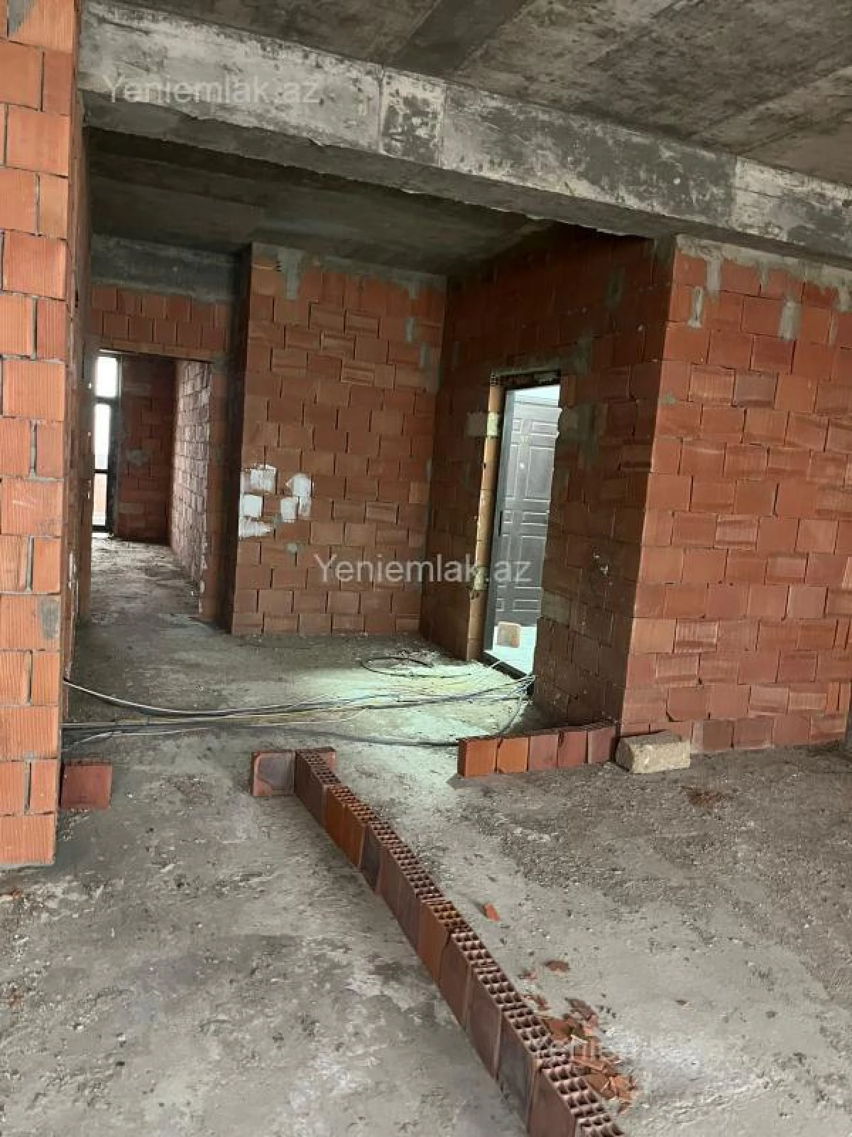 Satılır 2 otaqlı yeni tikili 91 m²