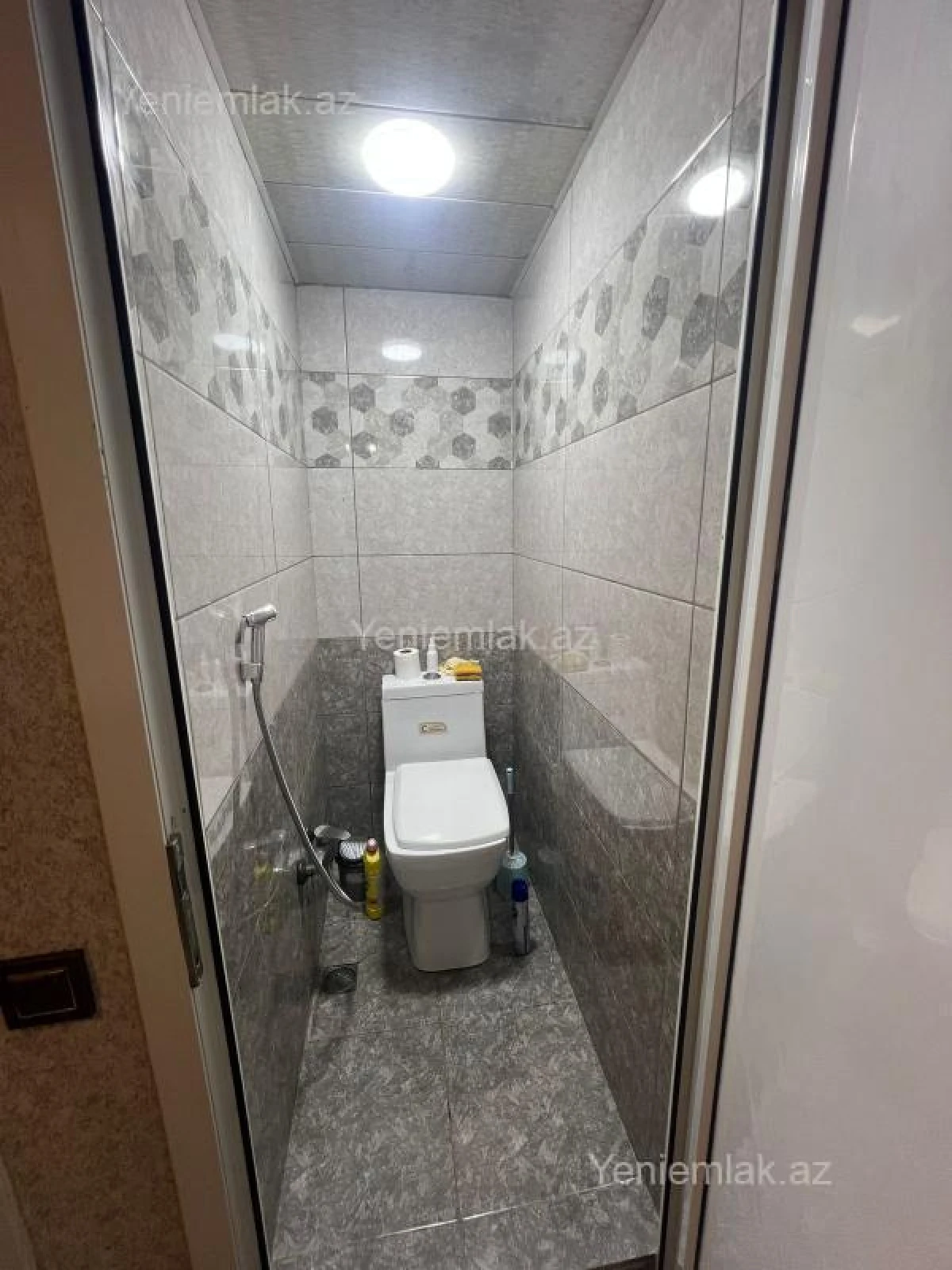 Satılır 2 otaqlı köhnə tikili 65 m²