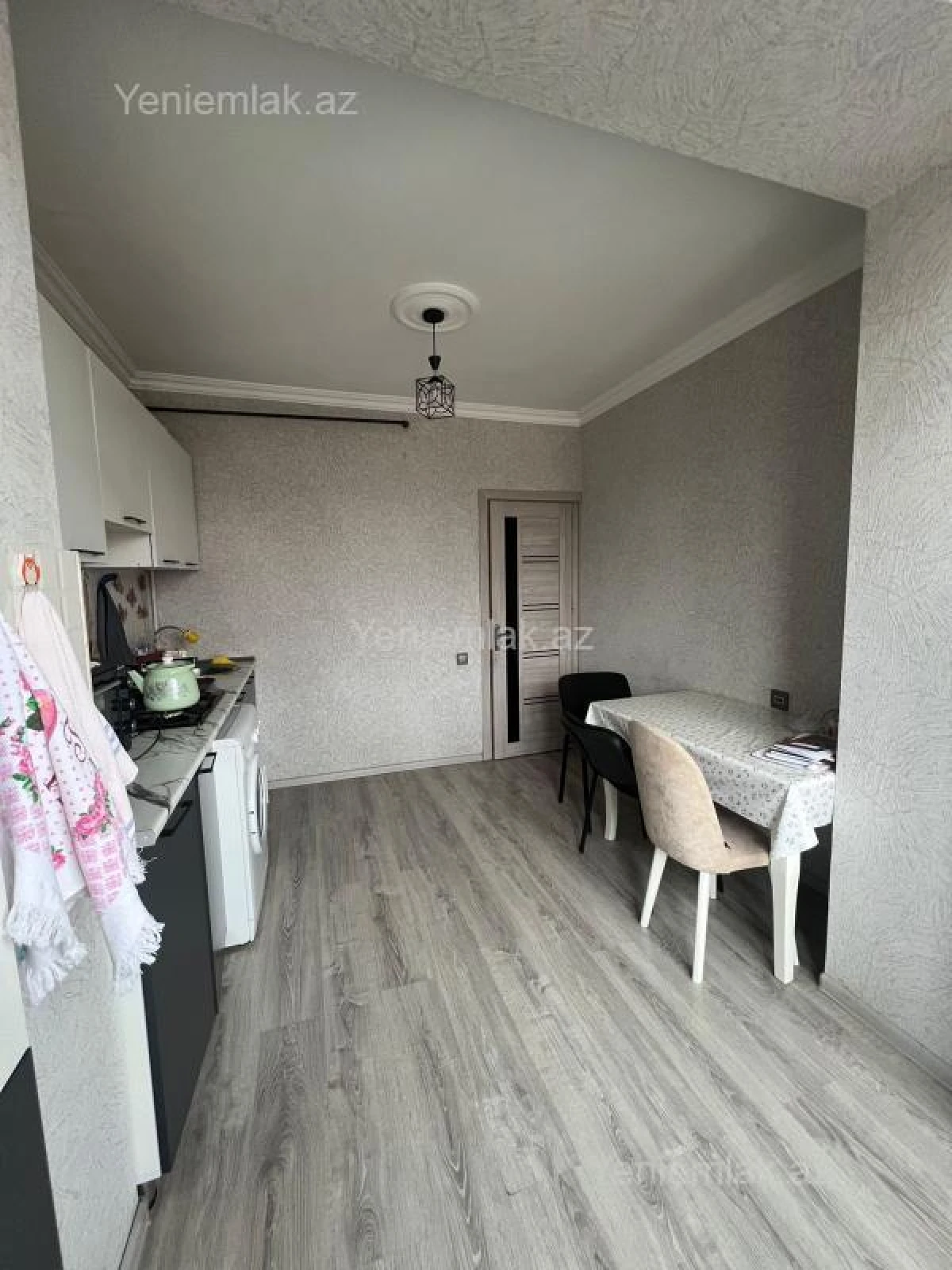 Satılır 2 otaqlı köhnə tikili 65 m²