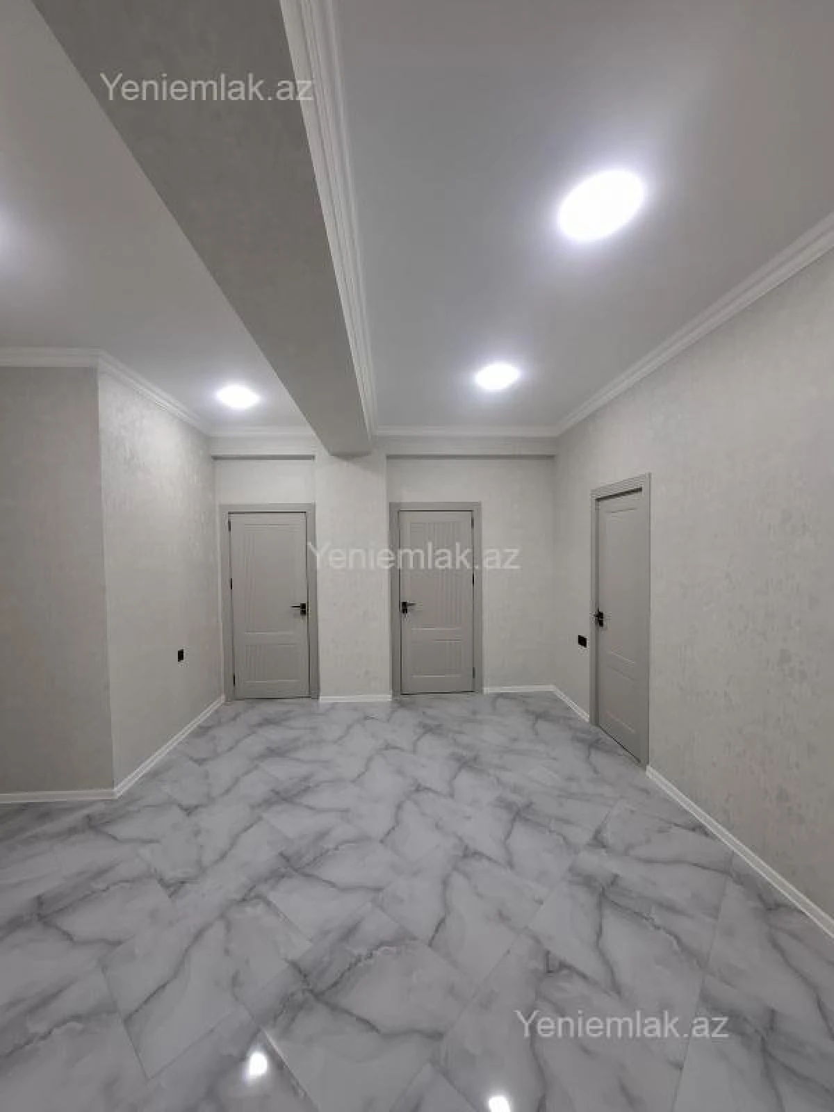 Satılır 3 otaqlı yeni tikili 128 m²