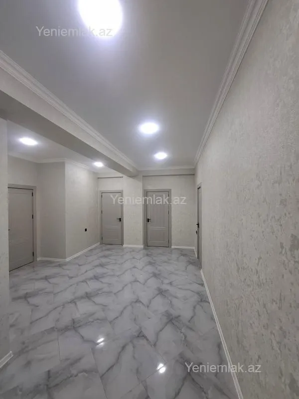 Satılır 3 otaqlı yeni tikili 128 m²