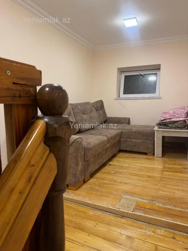 Satılır 4 otaqlı köhnə tikili 100 m²