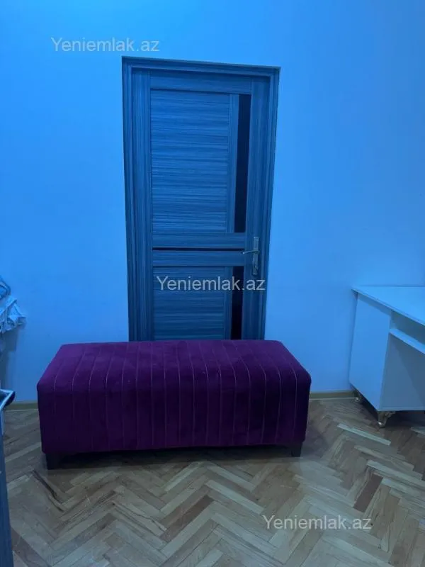 Satılır 4 otaqlı köhnə tikili 100 m²