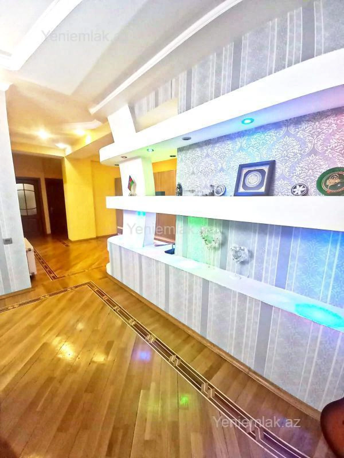 Satılır 3 otaqlı yeni tikili 115 m²
