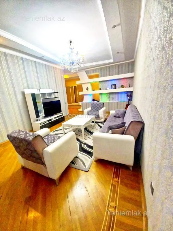 Satılır 3 otaqlı yeni tikili 115 m²