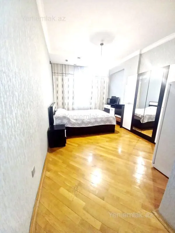 Satılır 3 otaqlı yeni tikili 115 m²