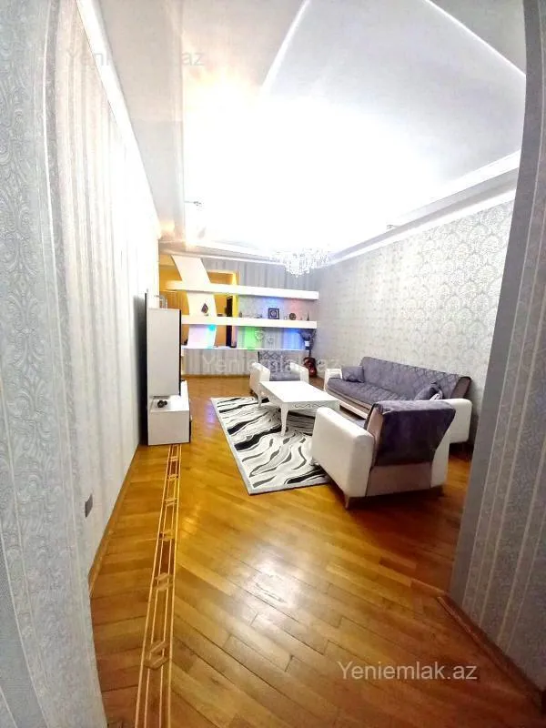 Satılır 3 otaqlı yeni tikili 115 m²