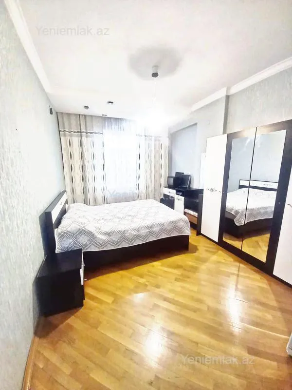 Satılır 3 otaqlı yeni tikili 115 m²