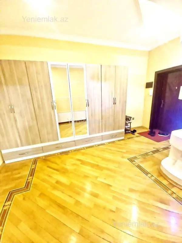 Satılır 3 otaqlı yeni tikili 115 m²