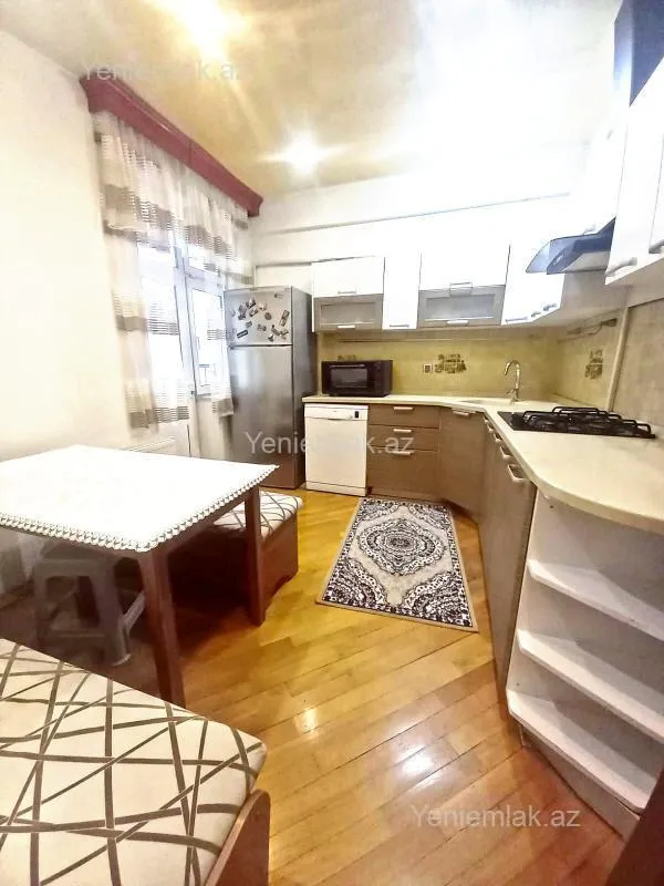 Satılır 3 otaqlı yeni tikili 115 m²