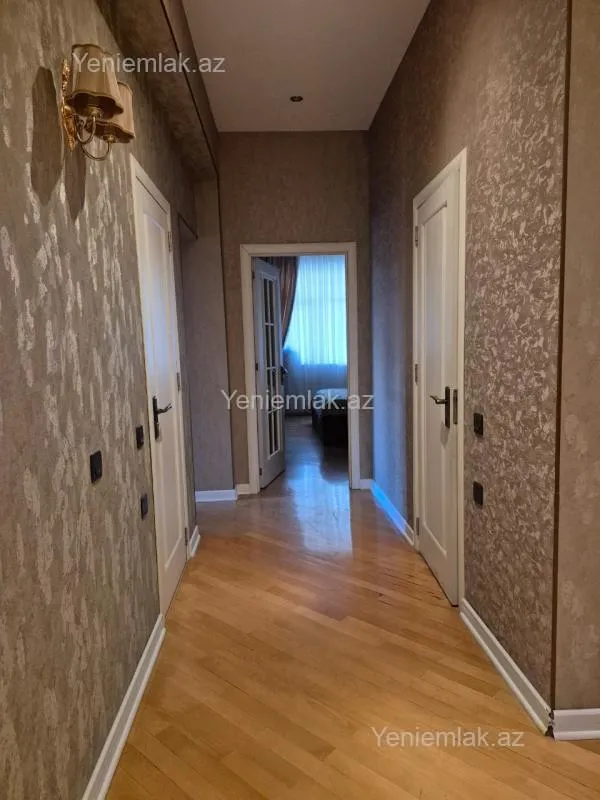 Satılır 3 otaqlı yeni tikili 134 m²