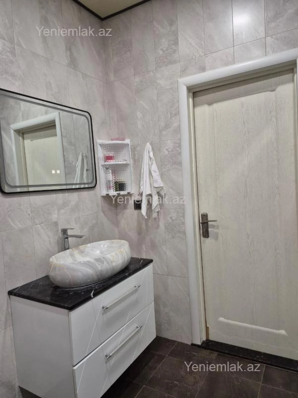 Satılır 3 otaqlı yeni tikili 134 m²