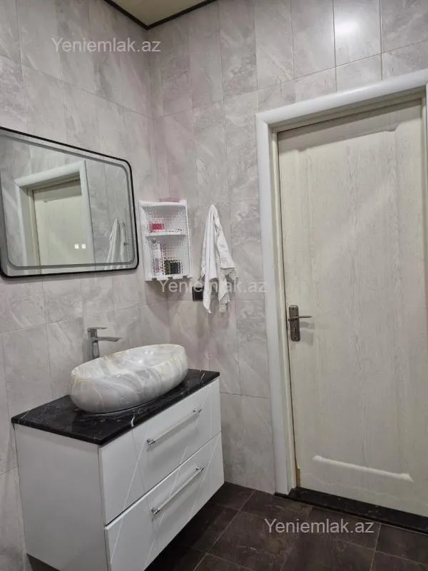 Satılır 3 otaqlı yeni tikili 134 m²