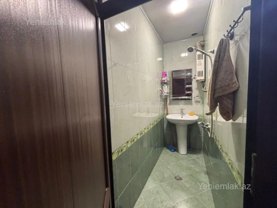 Satılır 2 otaqlı köhnə tikili 60 m²