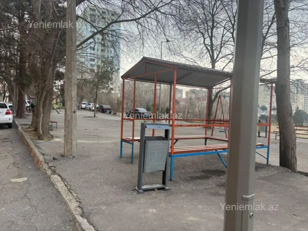 Satılır 2 otaqlı köhnə tikili 60 m²