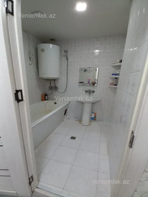 Satılır 2 otaqlı köhnə tikili 60 m²
