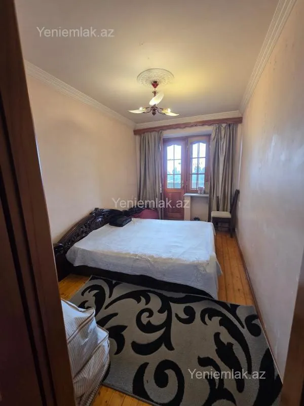 Satılır 2 otaqlı köhnə tikili 50 m²