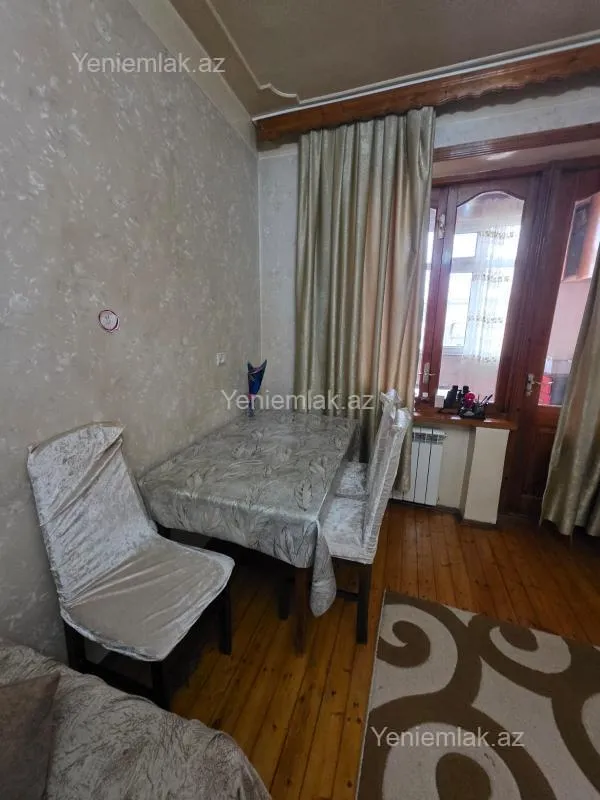 Satılır 2 otaqlı köhnə tikili 50 m²