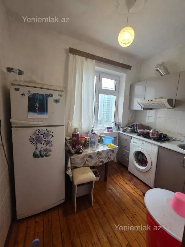 Satılır 2 otaqlı köhnə tikili 50 m²