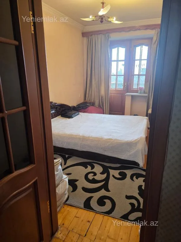 Satılır 2 otaqlı köhnə tikili 50 m²