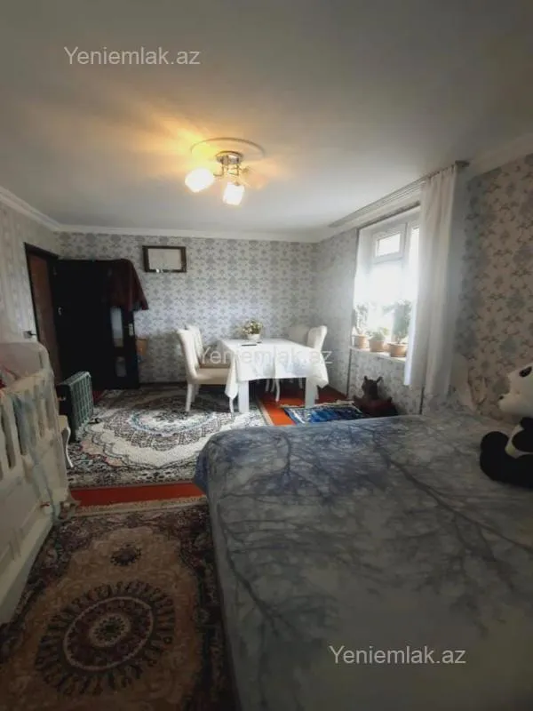 Satılır 1 otaqlı köhnə tikili 33 m²