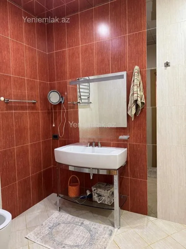 Satılır 3 otaqlı yeni tikili 140 m²
