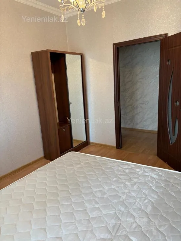 Satılır 2 otaqlı köhnə tikili 70 m²