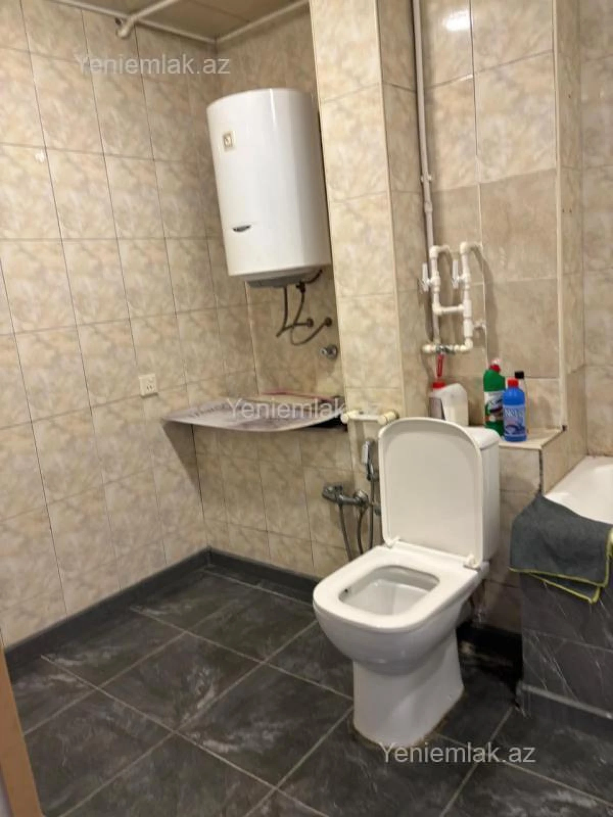 Satılır 2 otaqlı köhnə tikili 70 m²
