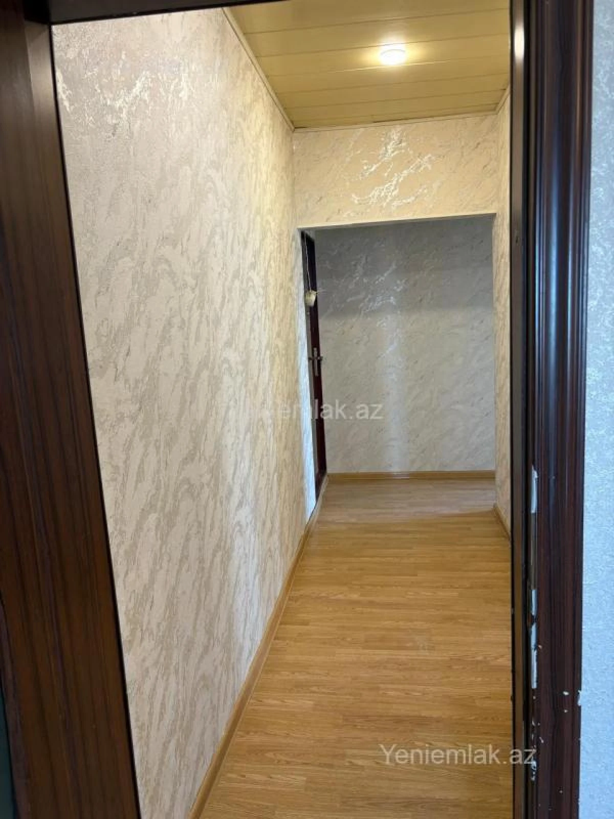 Satılır 2 otaqlı köhnə tikili 70 m²