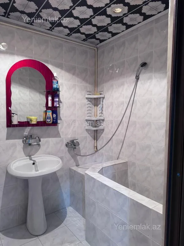 Satılır 3 otaqlı köhnə tikili 75 m²