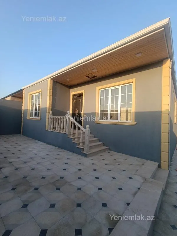 Satılır 4 otaqlı həyət evi 140 m²