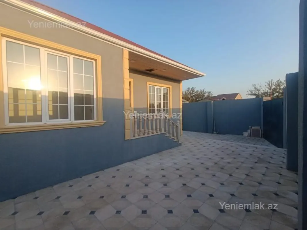 Satılır 4 otaqlı həyət evi 140 m²