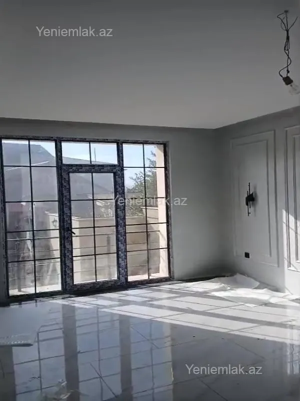 Satılır 6 otaqlı həyət evi 300 m²
