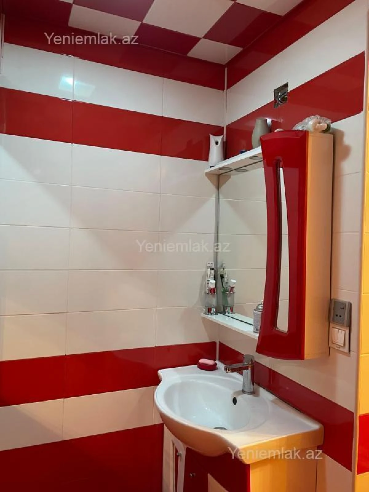Satılır 6 otaqlı həyət evi 450 m²