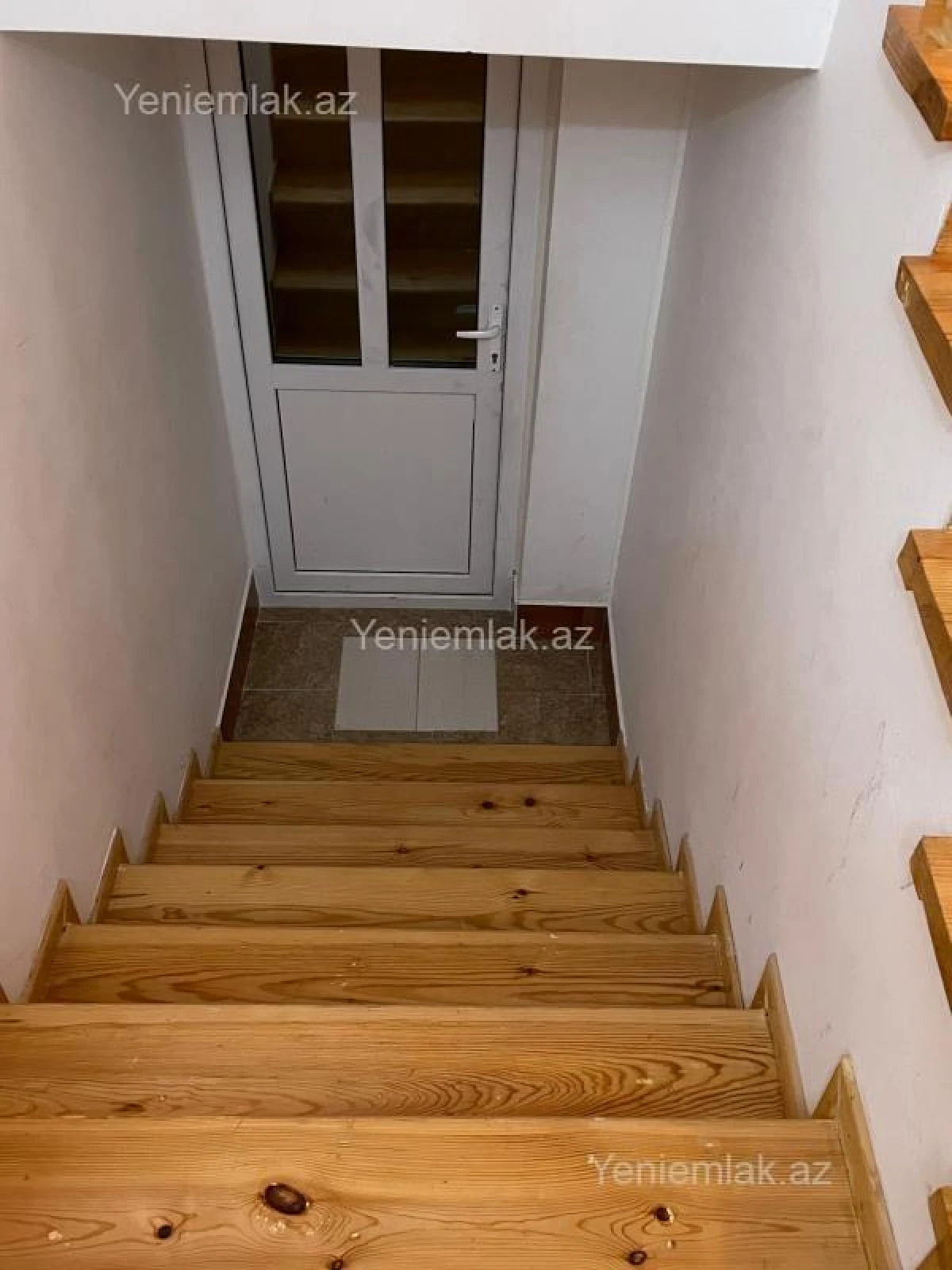 Satılır 6 otaqlı həyət evi 450 m²