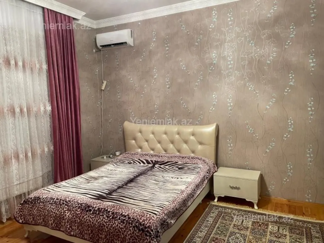 Satılır 6 otaqlı həyət evi 450 m²
