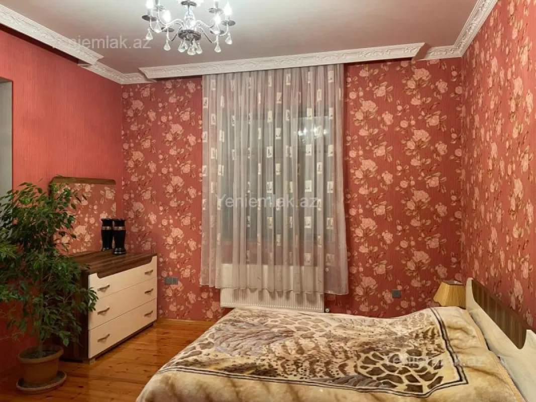 Satılır 6 otaqlı həyət evi 450 m²