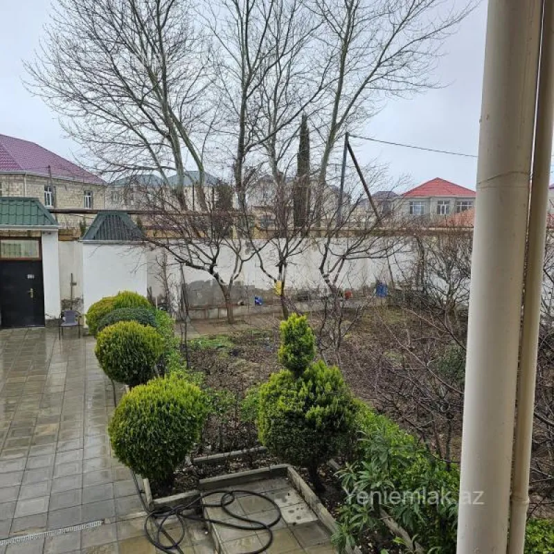 Satılır 6 otaqlı həyət evi 450 m²