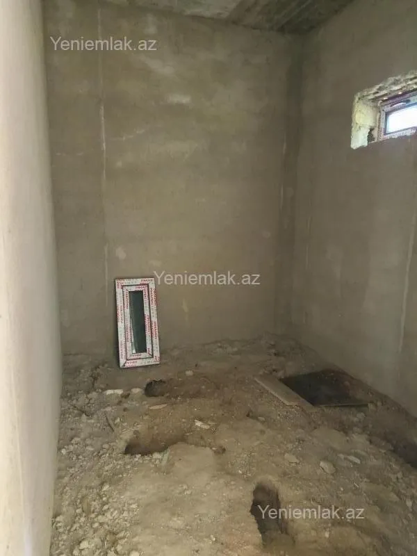 Satılır 5 otaqlı həyət evi 200 m²