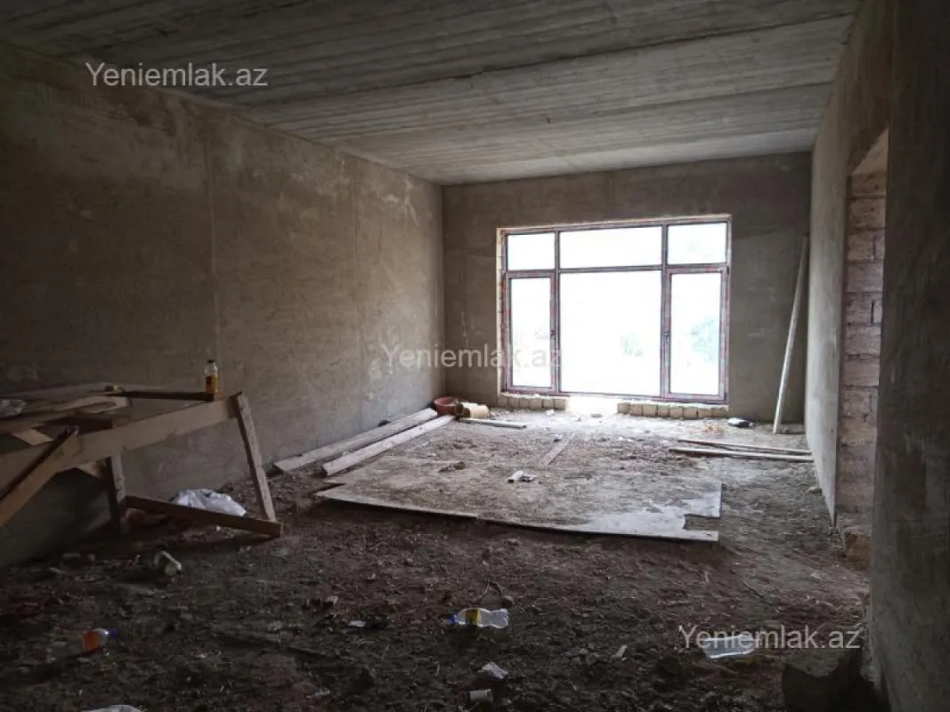 Satılır 5 otaqlı həyət evi 200 m²