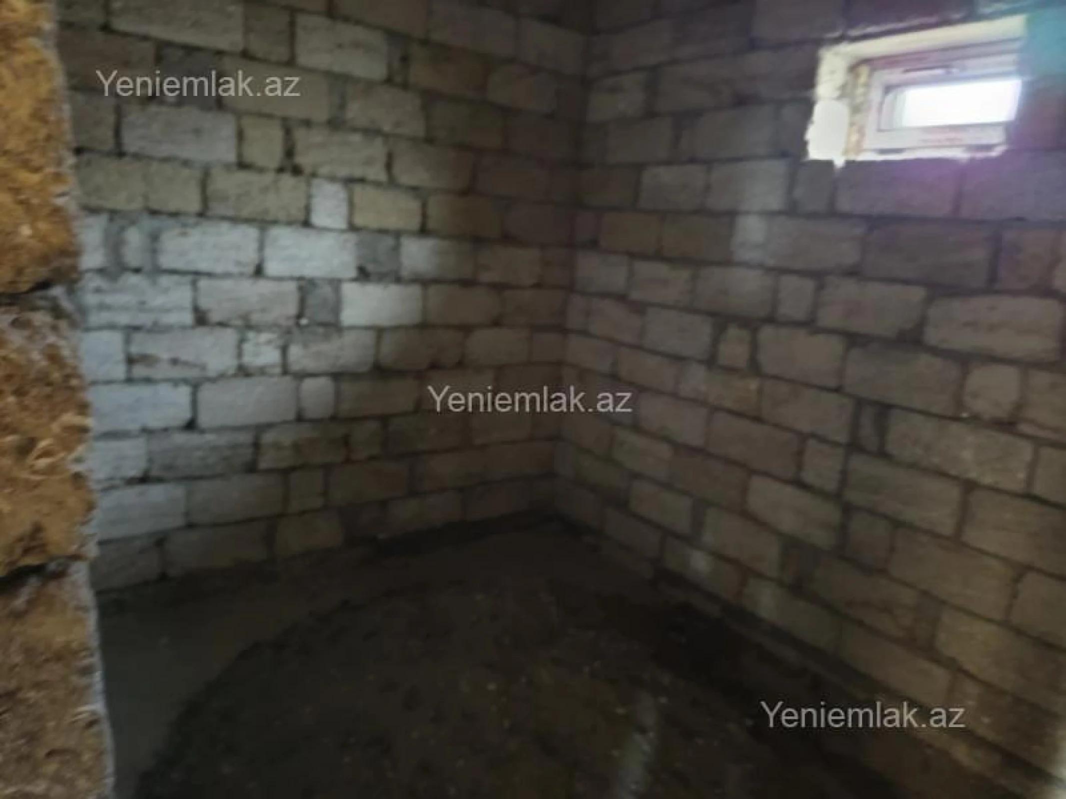 Satılır 5 otaqlı həyət evi 200 m²