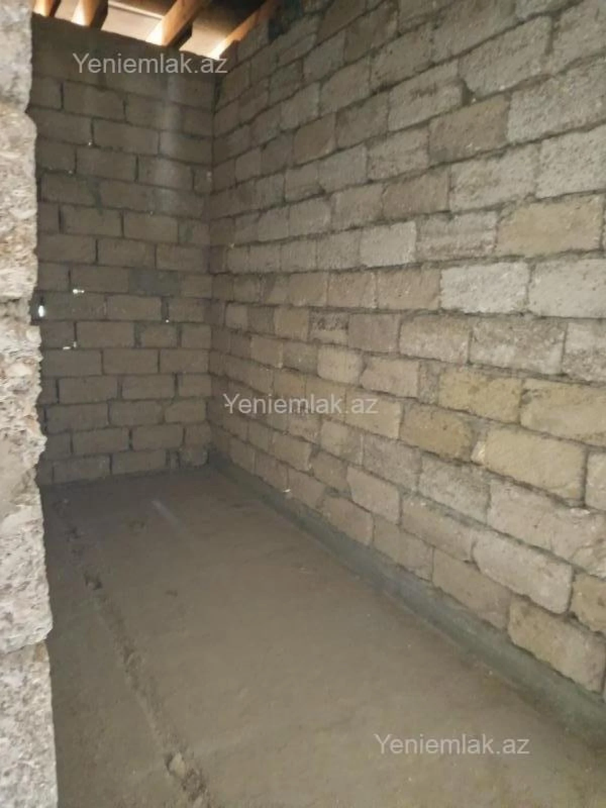 Satılır 5 otaqlı həyət evi 200 m²